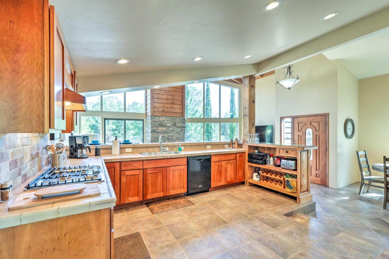 Bright Sedona Home With Deck And Mountain Views! Luaran gambar