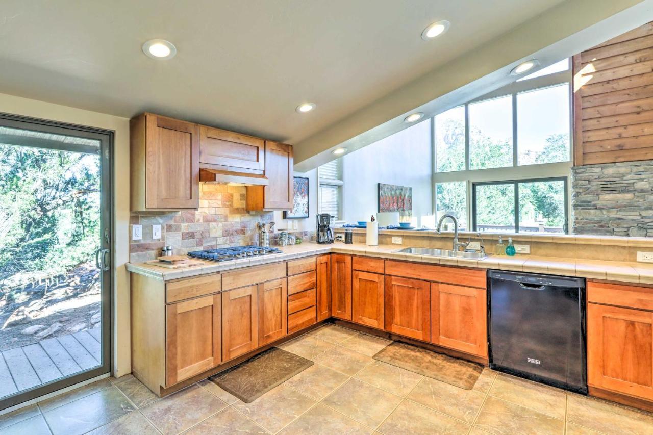 Bright Sedona Home With Deck And Mountain Views! Luaran gambar